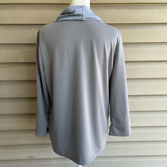 •LSORU• Long Sleeve Pintuck Neckline Pullover Top - Size Medium - Picture 4 of 7